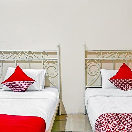 Hotel Oyo 90689 Lily House Tangerang Exterior foto
