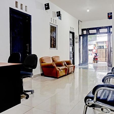 Hotel Oyo 90689 Lily House Tangerang Exterior foto