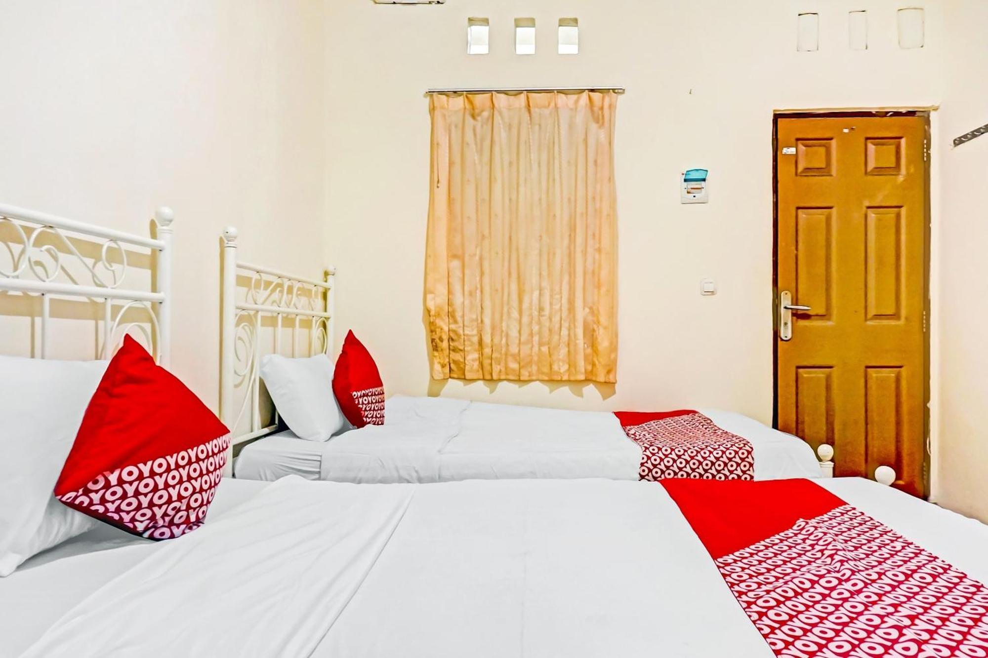 Hotel Oyo 90689 Lily House Tangerang Exterior foto