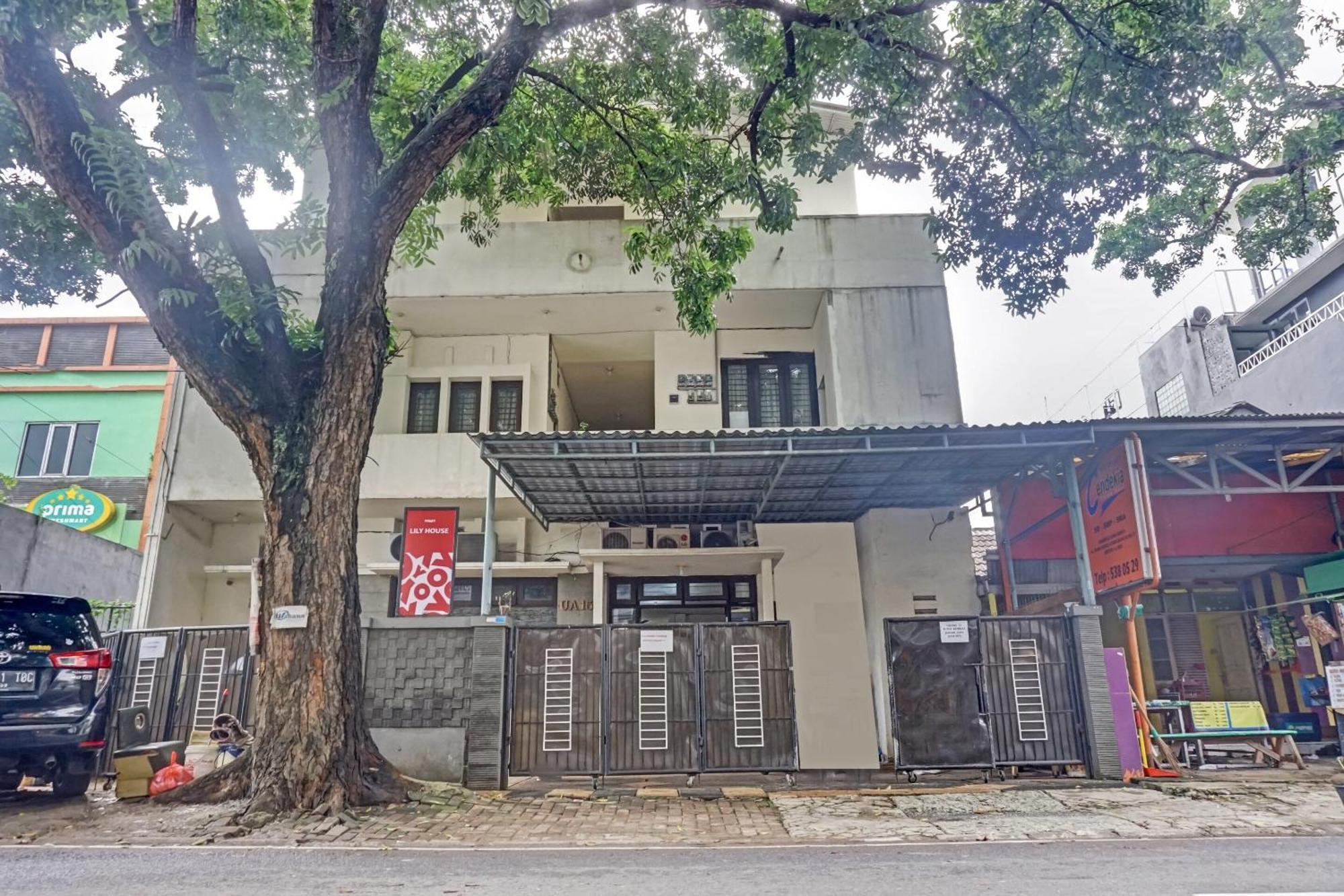 Hotel Oyo 90689 Lily House Tangerang Exterior foto