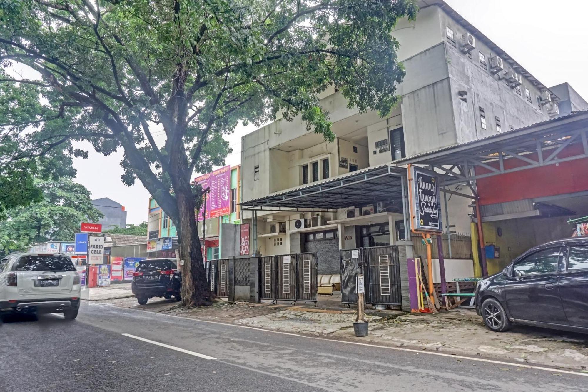 Hotel Oyo 90689 Lily House Tangerang Exterior foto